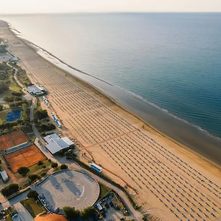 Apartman With Pool Access And Terrace *